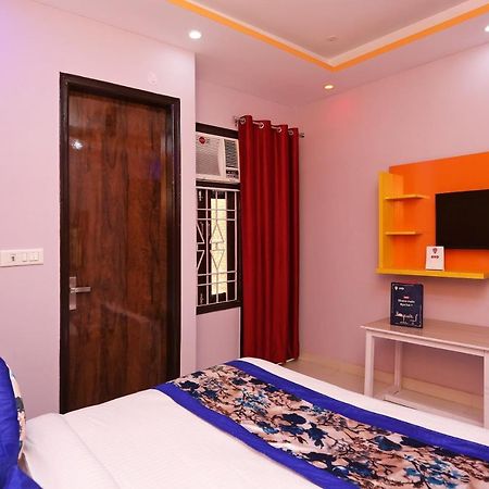 Готель Oyo Rose Residency Near Dwarka Sector 9 Metro Station Нью-Делі Екстер'єр фото