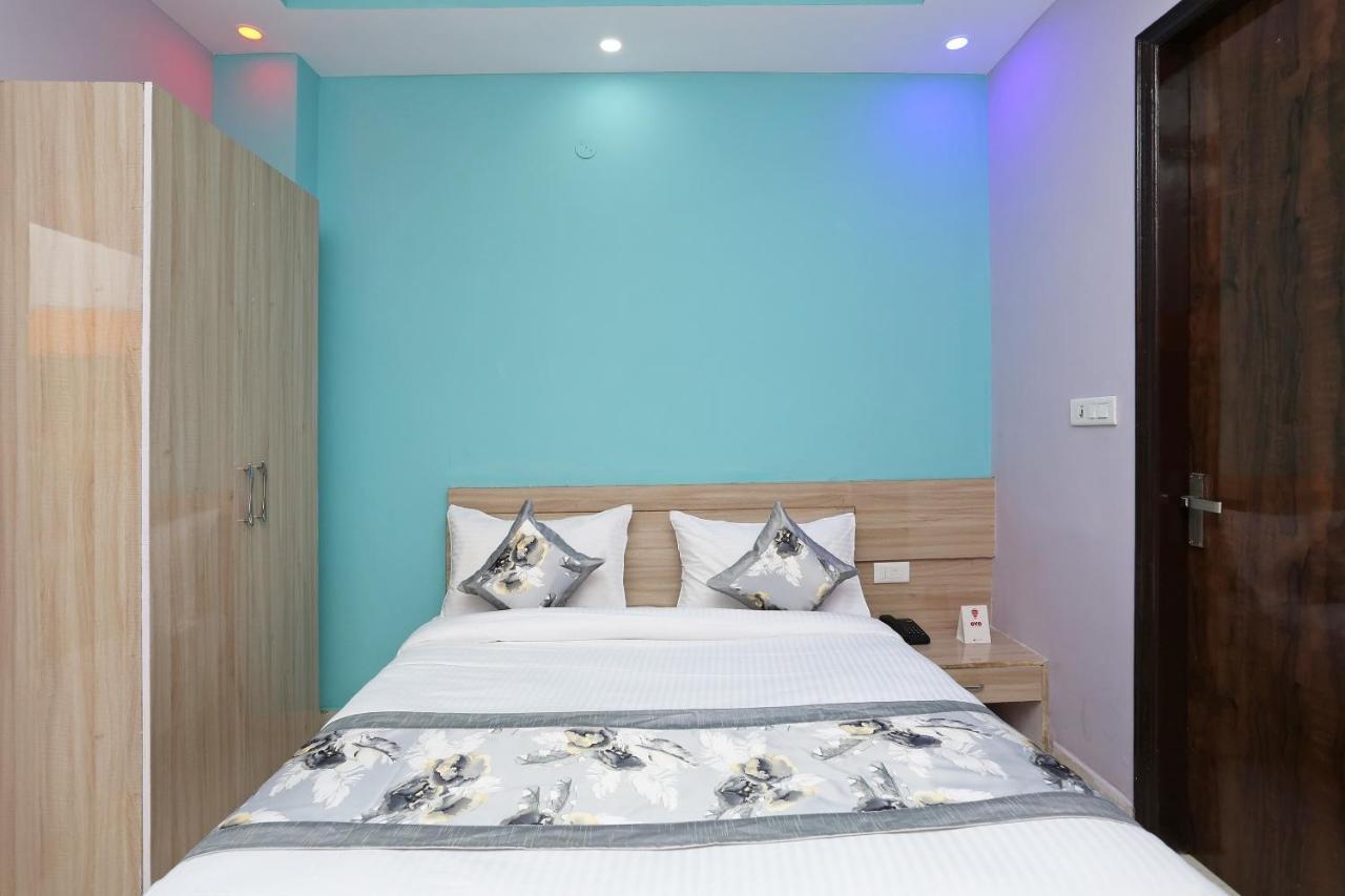 Готель Oyo Rose Residency Near Dwarka Sector 9 Metro Station Нью-Делі Екстер'єр фото