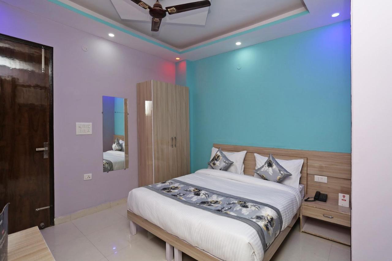 Готель Oyo Rose Residency Near Dwarka Sector 9 Metro Station Нью-Делі Екстер'єр фото